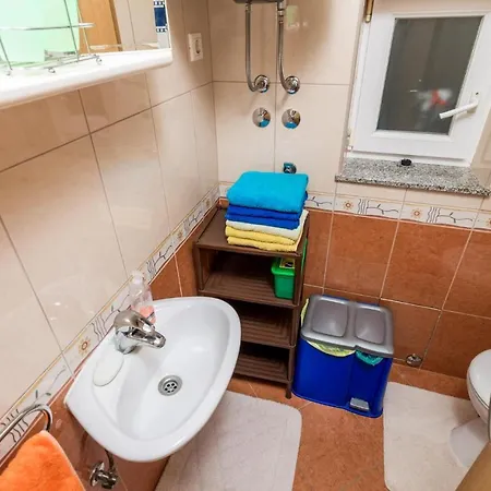 Апартаменти Stunning In With House Sea View *